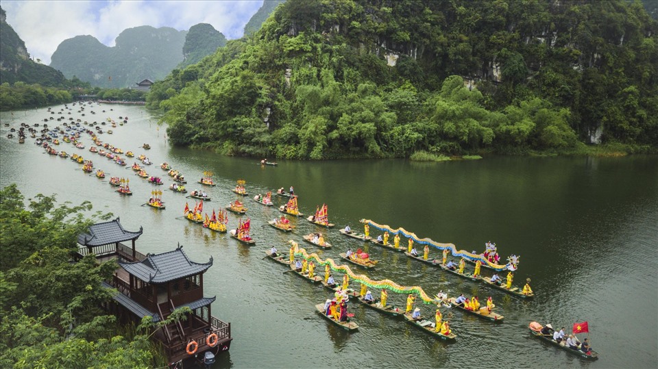 TSTtourist-du-lich-ninh-binh-tung-buoc-phuc-hoi-phat-trien-trong-tinh-hinh-moi-2