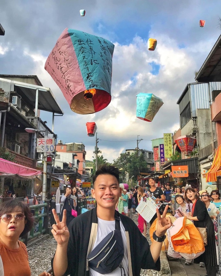 TSTtourist-dau-nam-ngam-den-long-cau-binh-an-bay-cao-o-duong-tau-noi-pho-co-10