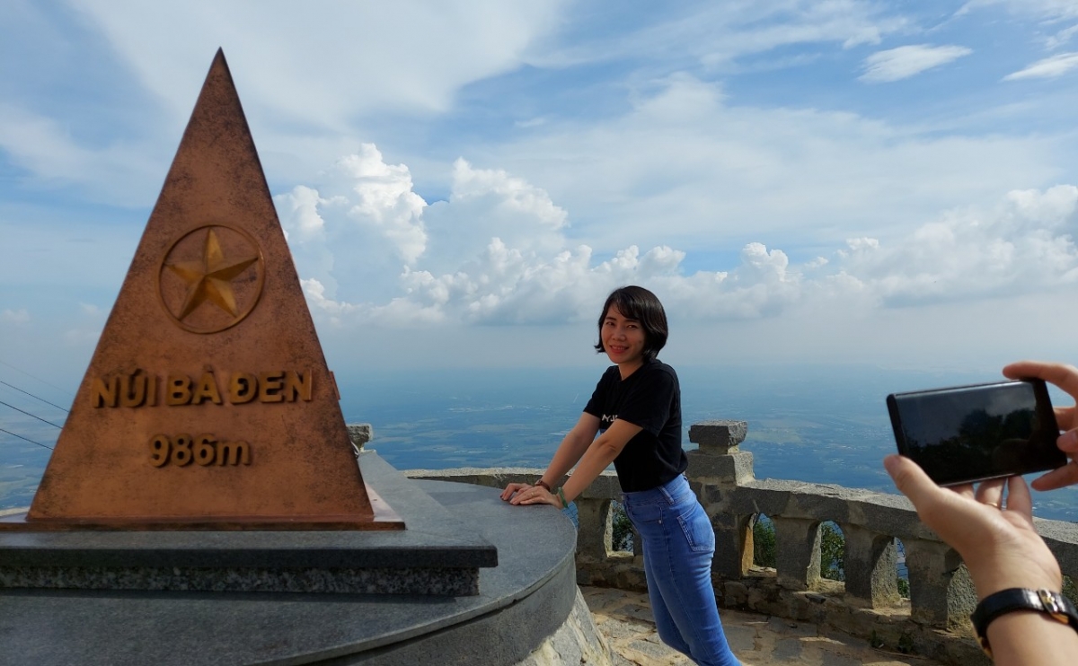 TSTtourist-du-lich-tay-ninh-khoi-sac-tao-da-phuc-hoi-phat-trien-kinh-te-2