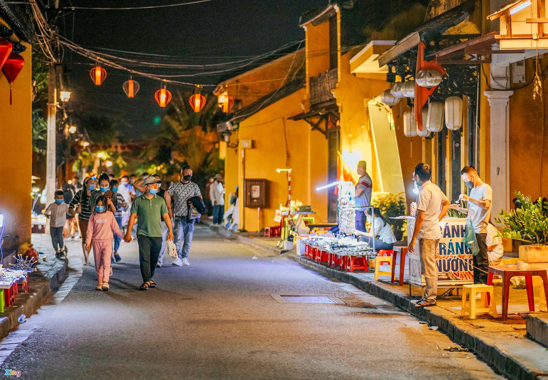 TSTtourist-hang-nghin-nguoi-tham-quan-hoi-an-ngay-dau-sau-tet-5