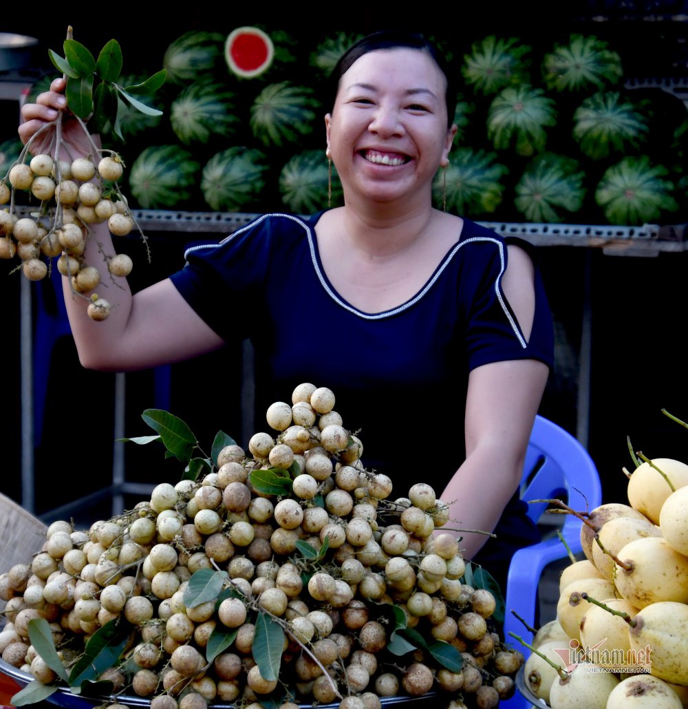 tsttourist-nu-cuoi-hoi-sinh-o-cho-noi-mien-tay-sau-dai-dich-1