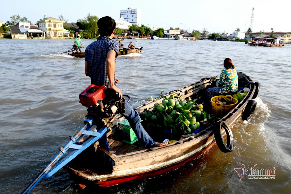 TSTtourist-nu-cuoi-hoi-sinh-o-cho-noi-mien-tay-sau-dai-dich-8