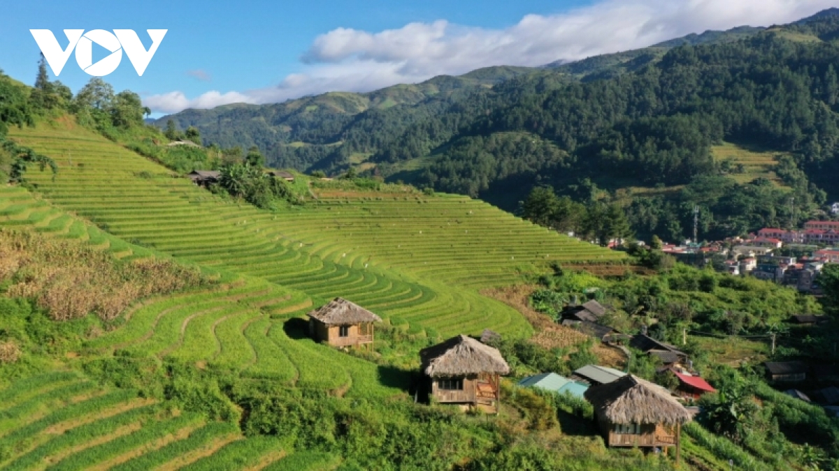 Đồng bào Mông giữ gìn, phát huy danh thắng