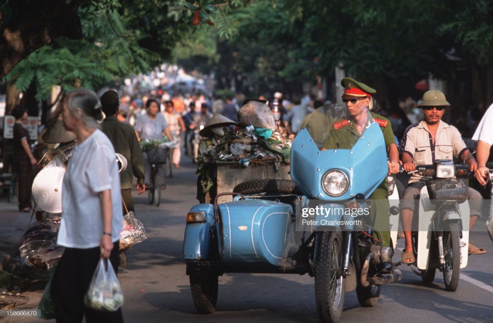 TSTtourist-anh-day-hoai-niem-ve-cuoc-song-o-ha-noi-tron-20-nam-truoc-5