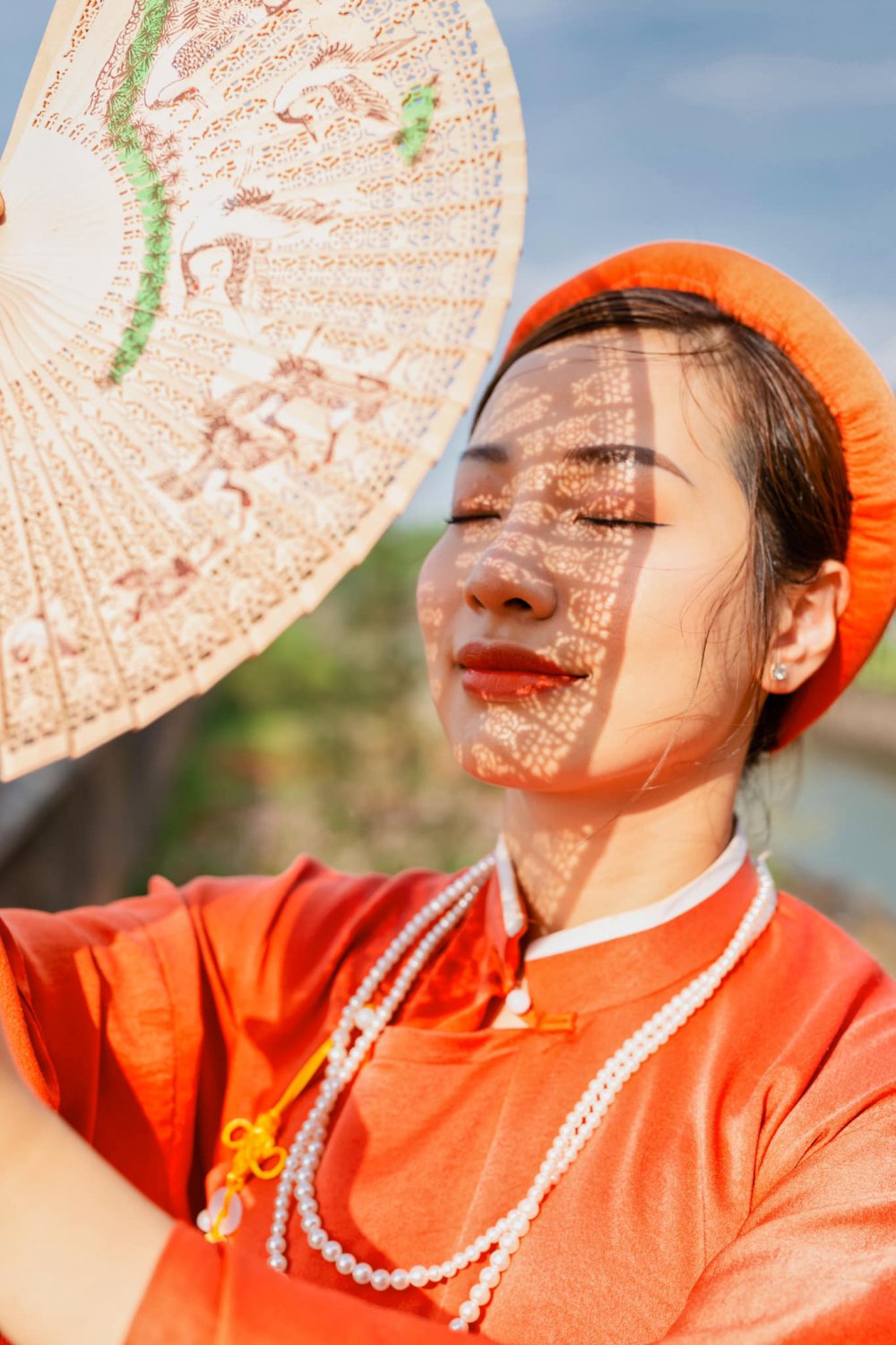 TSTtourist-gioi-tre-xung-xinh-ao-dai-quang-ba-hue-thanh-diem-den-an-toan-va-than-thien-3