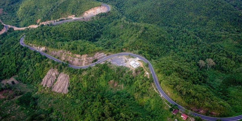 TSTtourist-khung-canh-tuyet-my-cua-cung-duong-deo-noi-bien-va-hoa-5