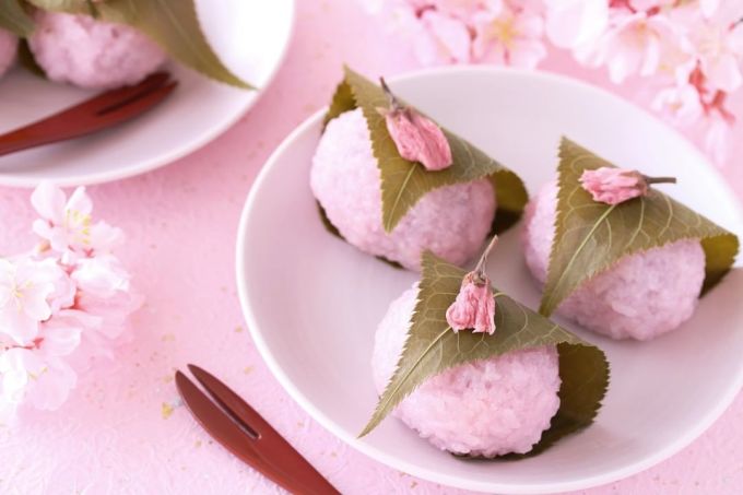 Mochi hoa anh đào - thức quà xuân của người Nhật