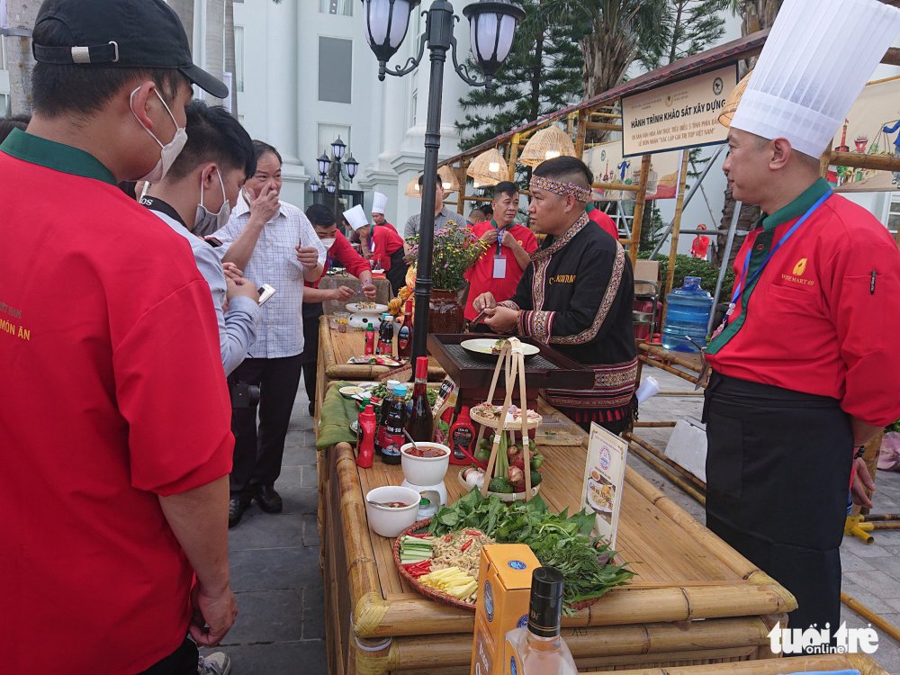 TSTtourist-oc-nguoi-ha-noi-com-tam-sai-gon-com-dep-soc-trang-trong-hanh-trinh-tim-100-mon-am-thuc-viet-nam-1