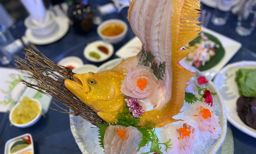 Món sashimi 'thuận buồm xuôi gió'