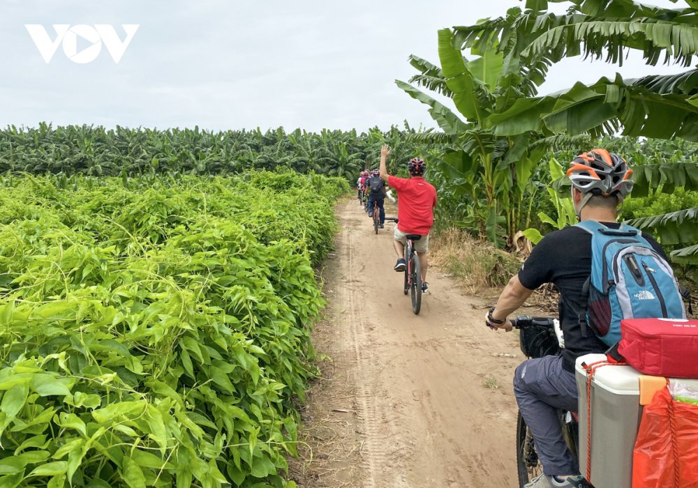 TSTtourist-ha-noi-mo-cua-tro-lai-hoat-dong-du-lich-don-khach-quoc-te-2