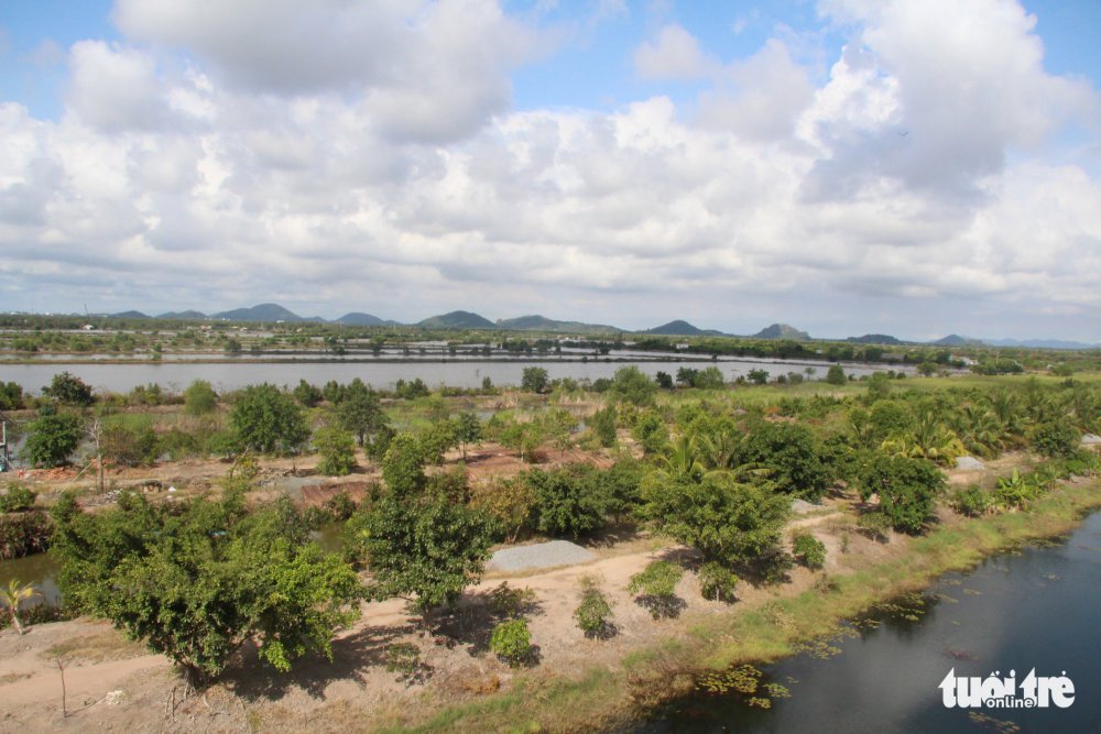 TSTtourist-nghi-le-ve-dong-ho-dam-nuoc-man-ma-trai-cay-ngot-lim-tha-luoi-bat-ca-ngam-chim-troi-5