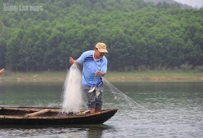 TSTtourist-san-ca-dac-san-trong-vuon-quoc-gia-7