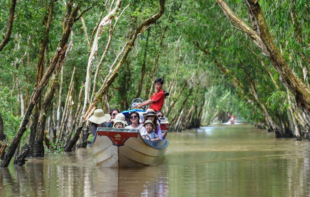 TSTtourist-suc-nong-cua-du-lich-dip-nghi-le-1