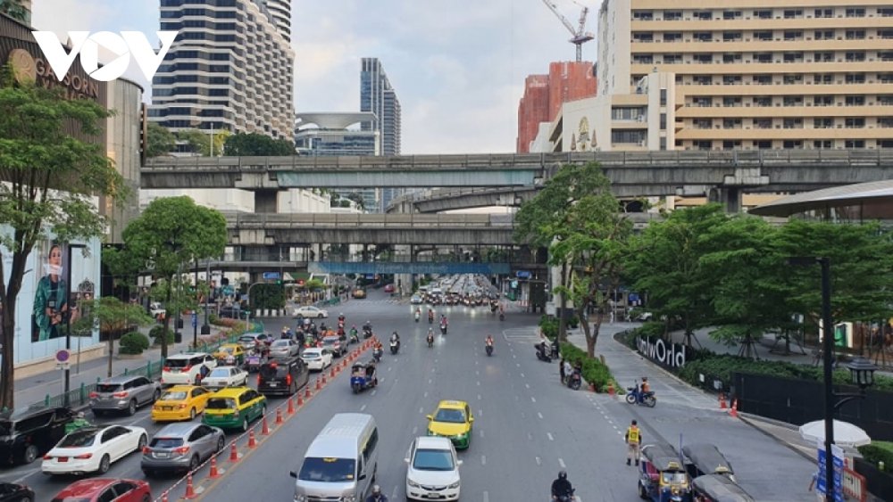 TSTtourist-thai-lan-bat-dau-le-songkran-kho-2022-trong-vang-lang-1