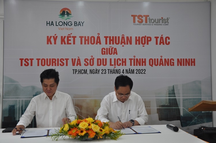 TSTtourist-tst-tourist-cung-so-du-lich-quang-ninh-bat-tay-tim-dau-ra-cho-khach-1