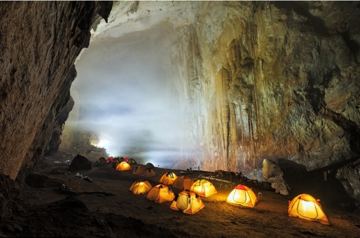 TSTtourist-ve-dep-ngoan-muc-cua-hang-son-doong-qua-ong-kich-nhiep-anh-gia-nuoc-ngoai-1