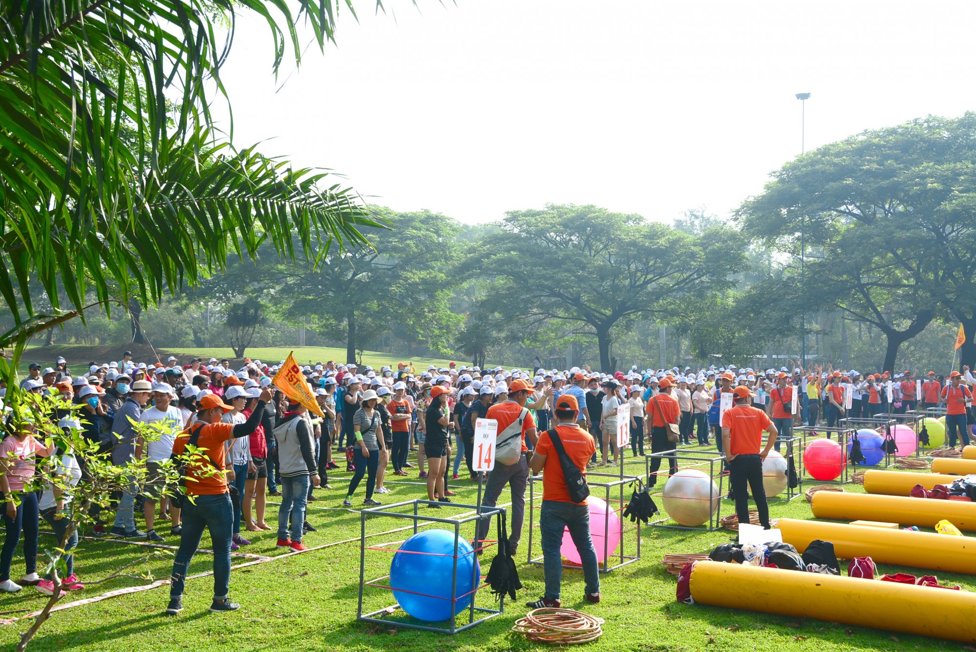 TST tourist tổ chức Team Building cho 10.000 cán bộ, nhân viên công ty Hansae