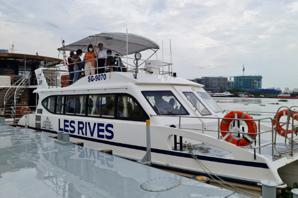 TSTtourist tổ chức tour du thuyền đầu tiên ngắm hoàng hôn trên sông Sài Gòn