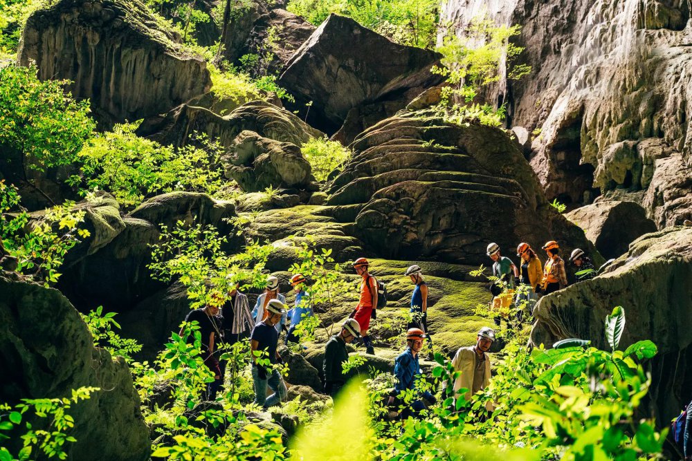 TSTtourist-8-trai-nghiem-du-lich-du-khach-khong-the-bo-qua-o-phong-nha-1