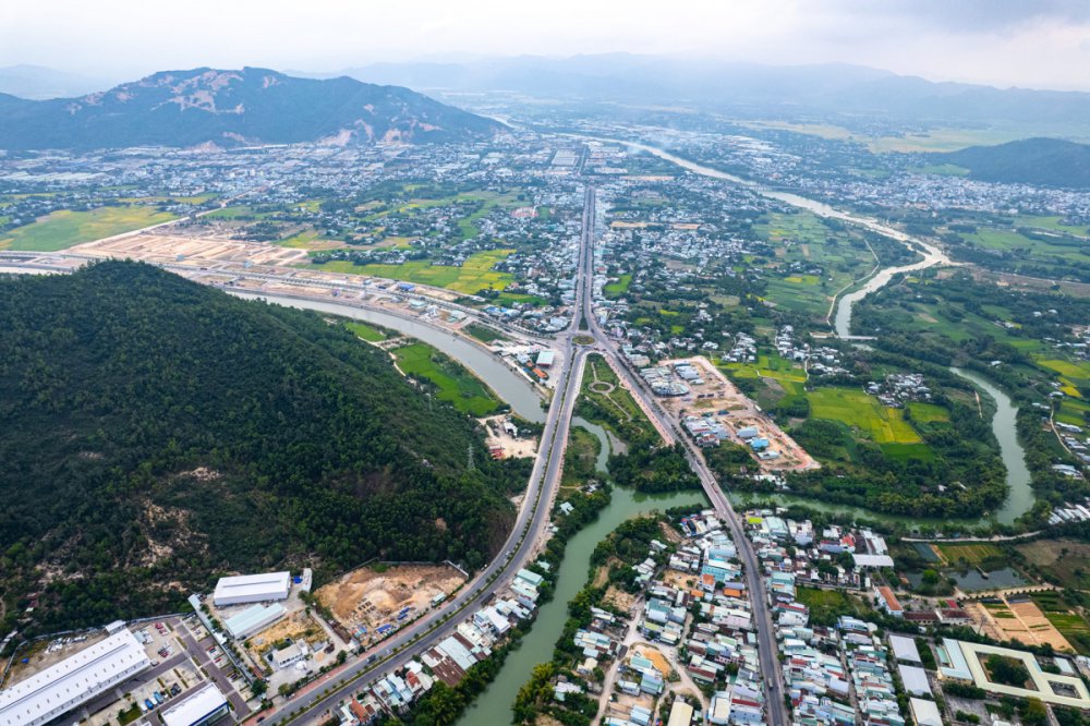 TSTtourist-bien-dao-quy-nhon-tu-tren-cao-7