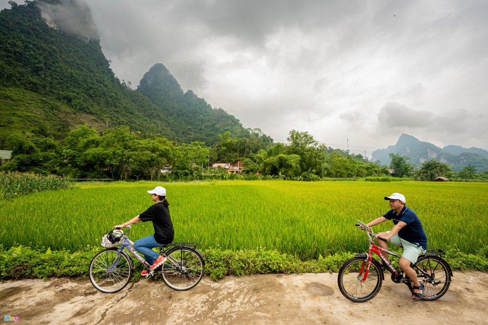 tsttourist-dap-xe-giua-ruong-lua-thu-lam-banh-trung-kien-cua-nguoi-tay-8