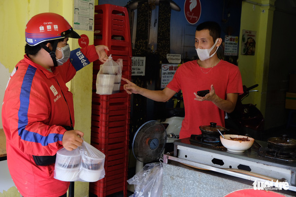 TSTtourist-fastfood-o-viet-nam-khong-phai-burger-hay-pizza-ma-co-ten-la-quan-5