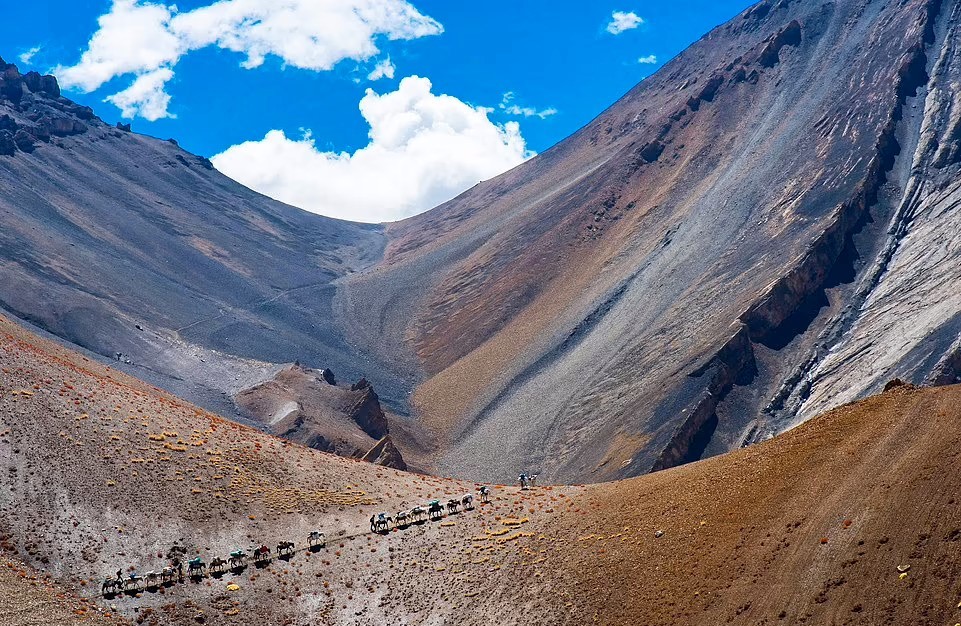 TSTtourist-ve-dep-tren-duong-leo-himalaya-4