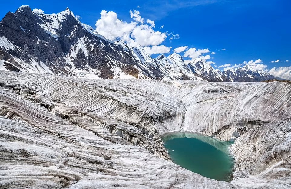 TSTtourist-ve-dep-tren-duong-leo-himalaya-8