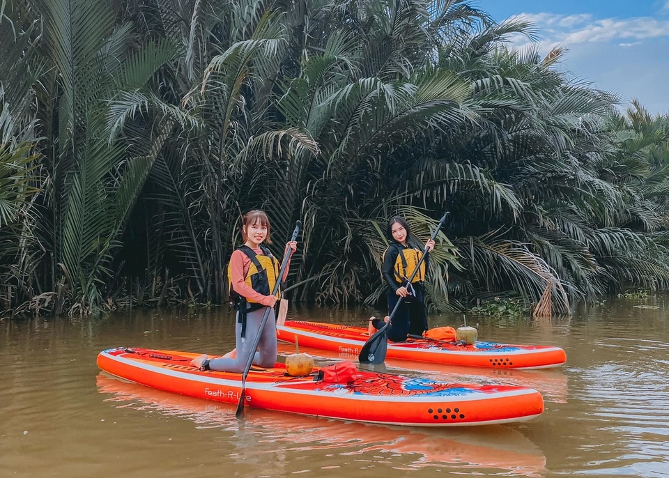 Chèo SUP lên ngôi mùa nóng