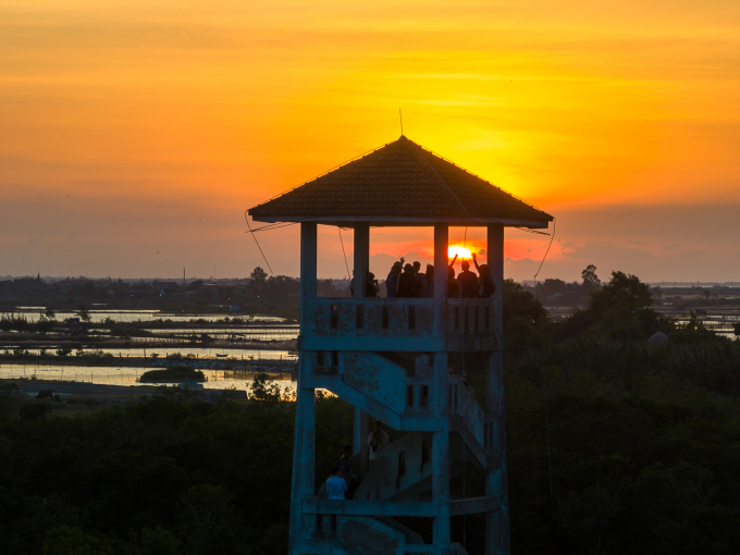 Huế không chỉ có di sản