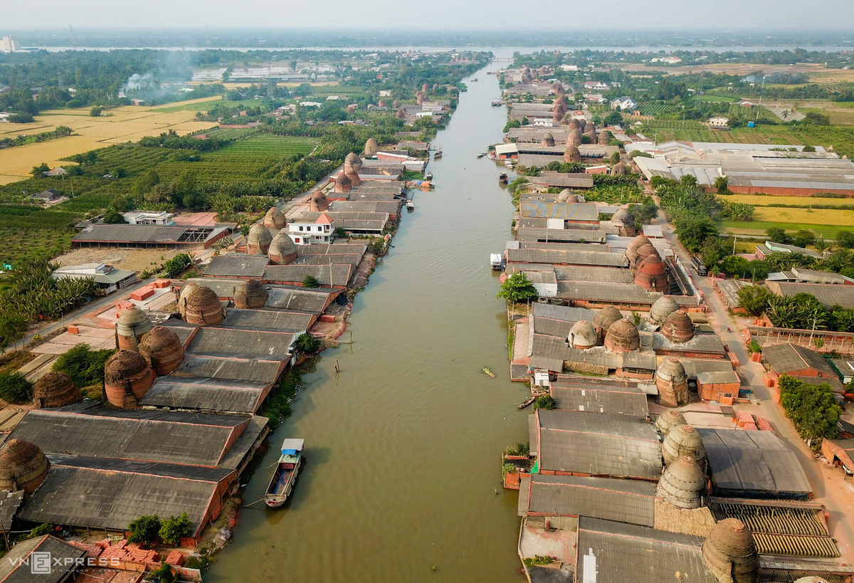 'Vương quốc' lò gạch trăm tuổi ở miền Tây