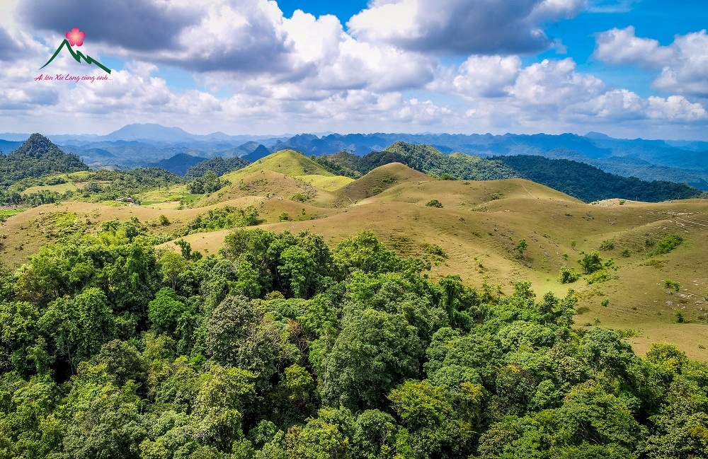 TSTtourist-nui-nang-tien-ve-dep-kieu-diem-giua-may-ngan-xu-lang-1