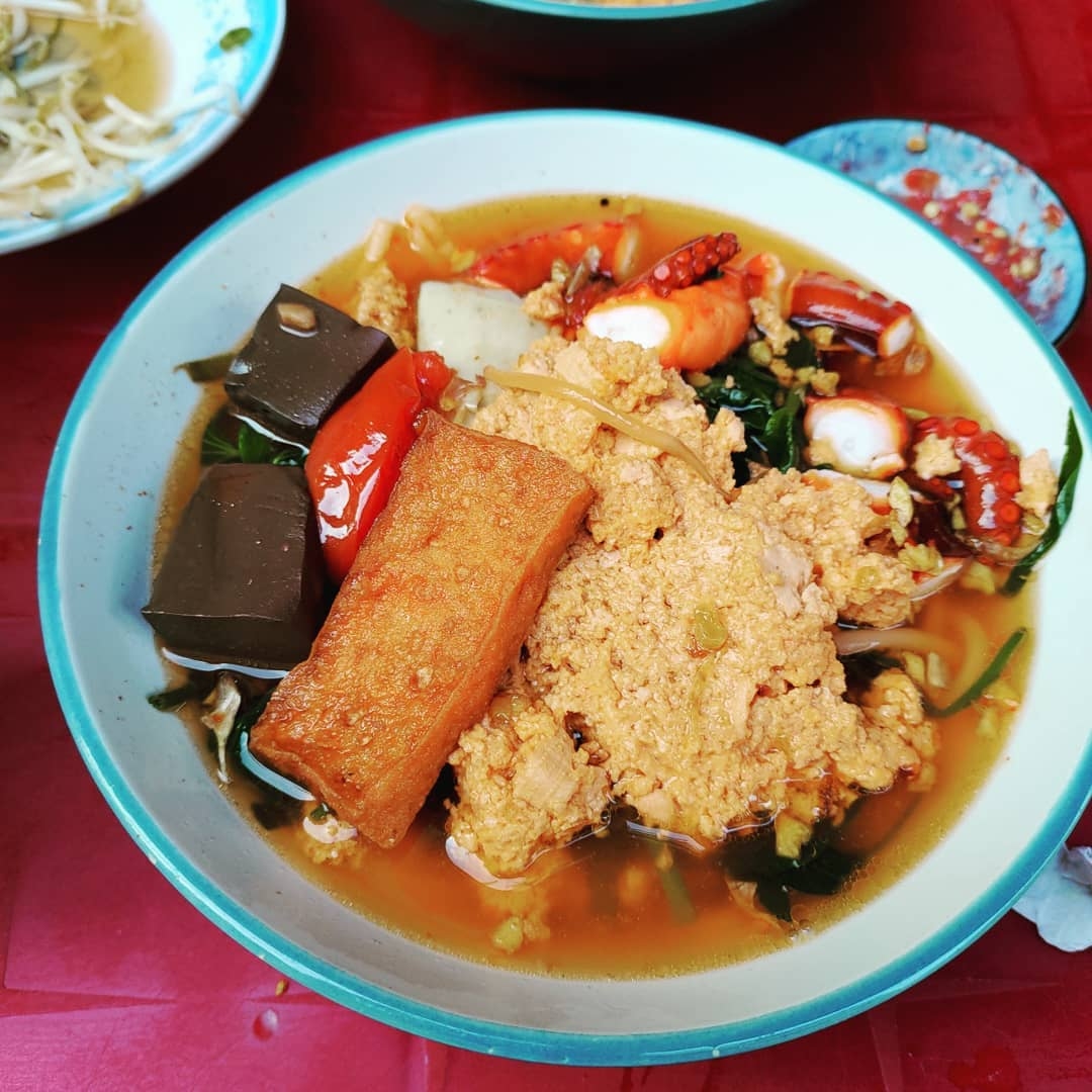 TSTtourist-6-kieu-bun-rieu-o-sai-gon-nghi-den-la-them-3