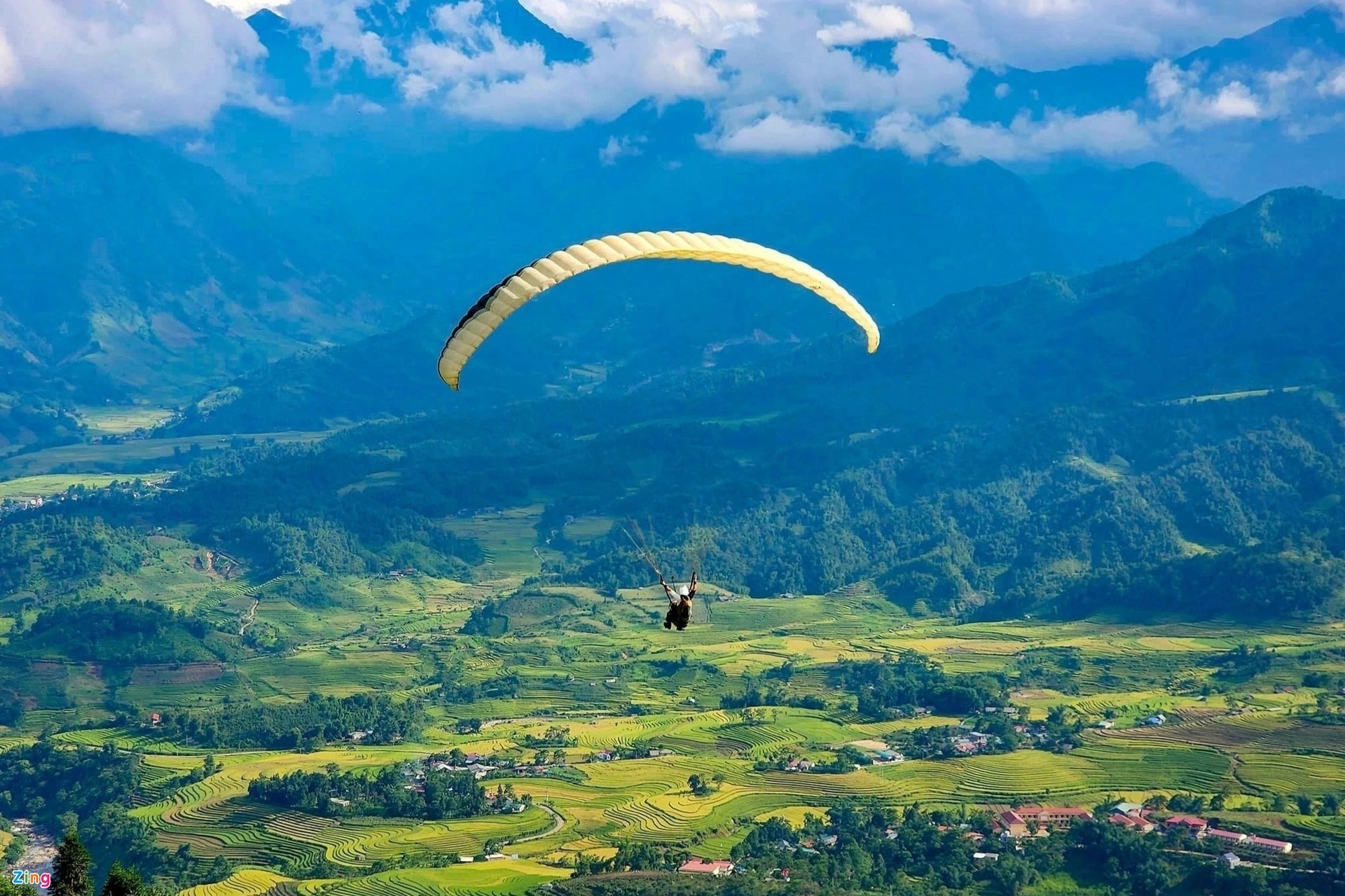 Bay dù lượn ở Việt Nam