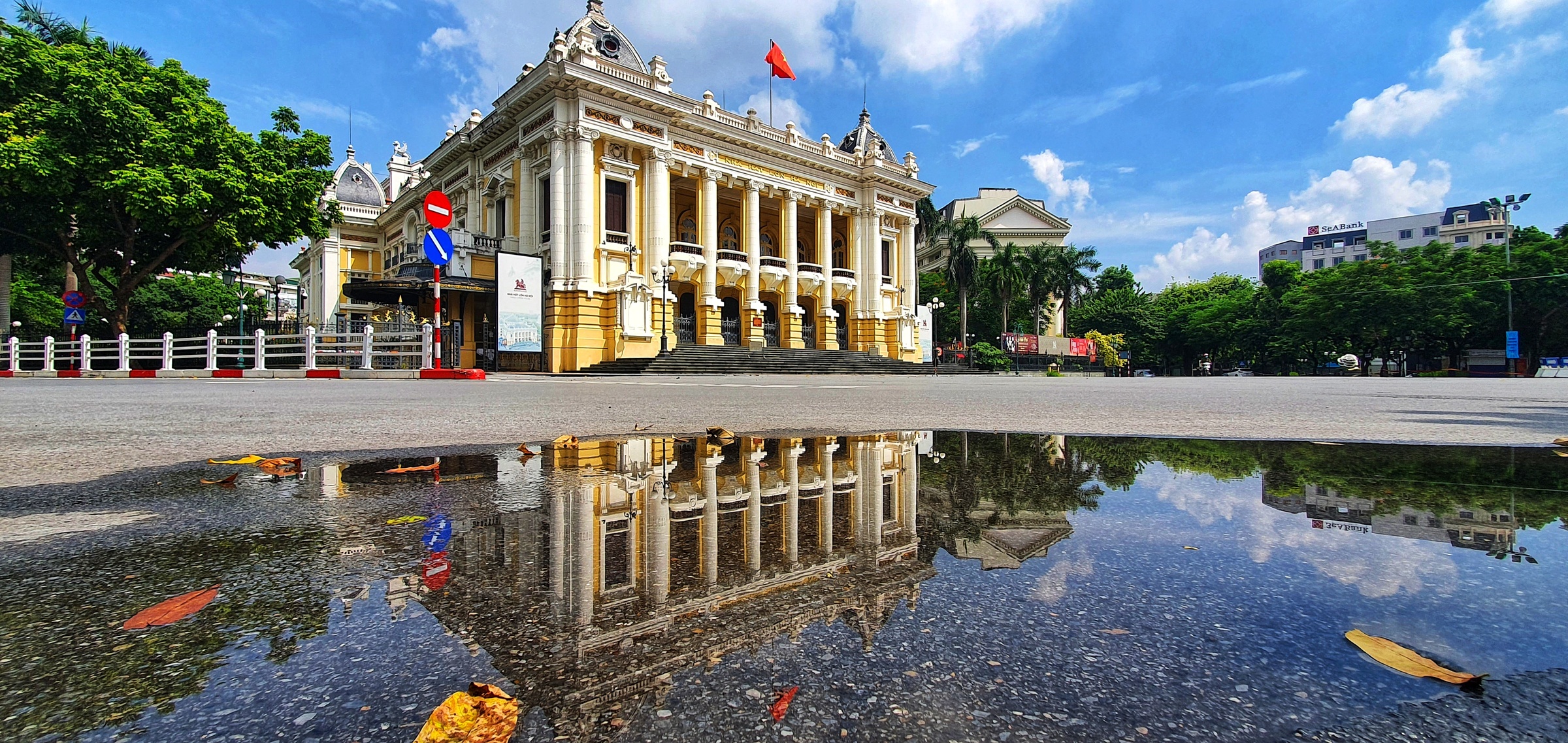 TSTtourist-ha-noi-trong-thoi-khac-chuyen-mua-1