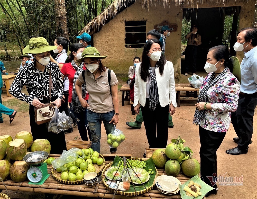 TSTtourist-tam-bien-du-lich-ra-khoi-sau-thang-ngay-dai-chong-dich-covid-19-3