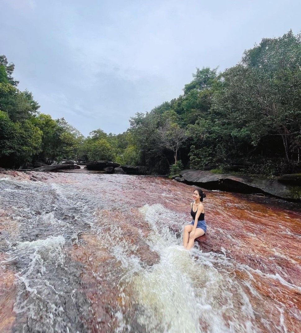 TSTtourist-3-con-suoi-chi-dep-vao-mua-mua-o-phu-quoc-5