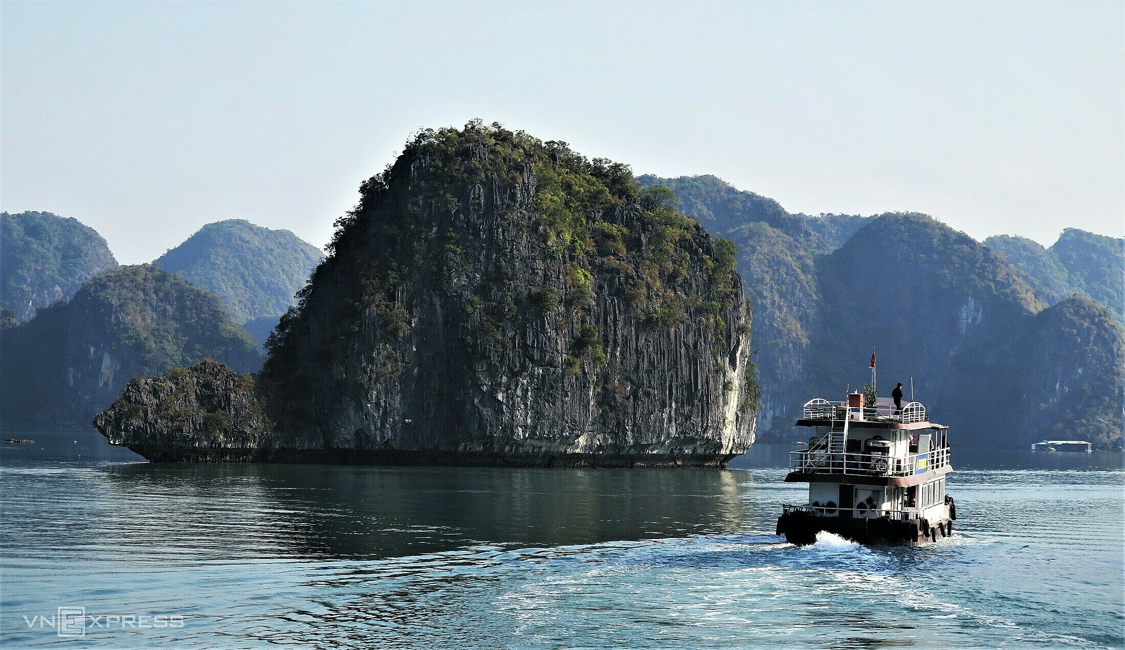 TSTtourist-bao-my-chon-cat-ba-vao-top-vuon-quoc-gia-phai-toi-1