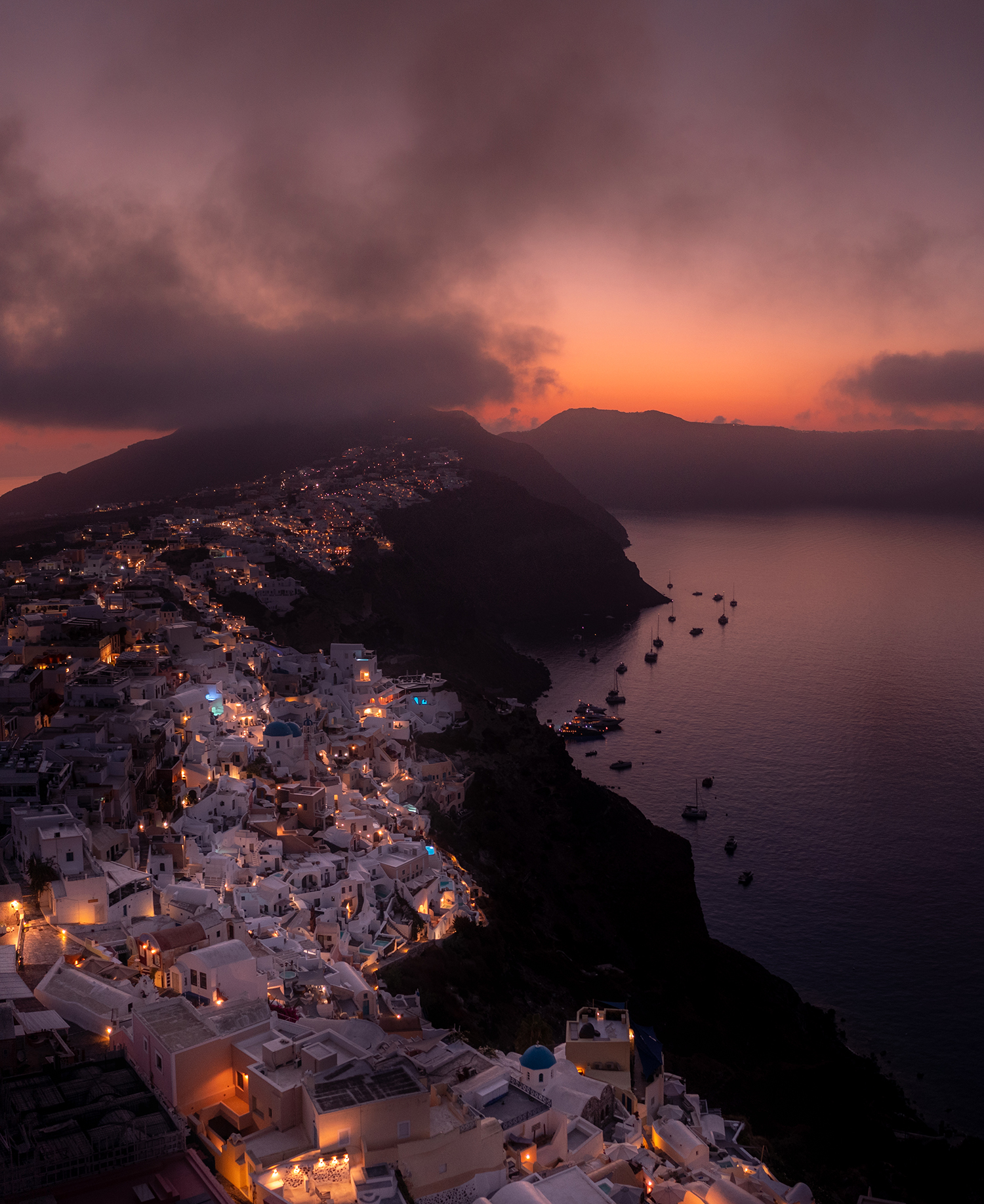 TSTtourist-ve-binh-yen-hiem-thay-cua-dao-santorini-5