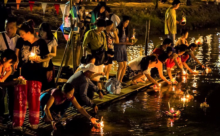 loy-krathong-chiang-mai-4