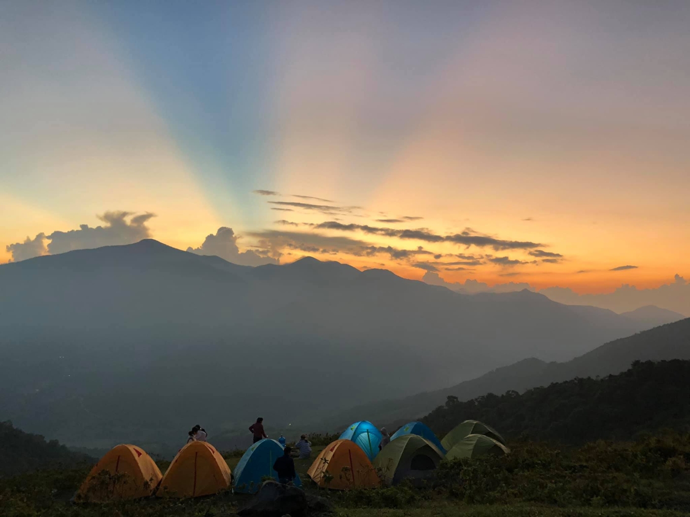 TSTtourist-4-diem-den-hoang-so-o-quang-ninh-dip-cuoi-nam-3