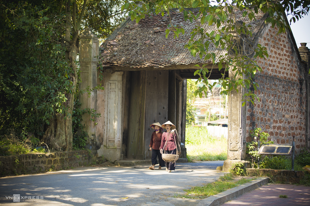 TSTtourist-ve-dep-xuyen-khong-tai-lang-co-duong-lam-1