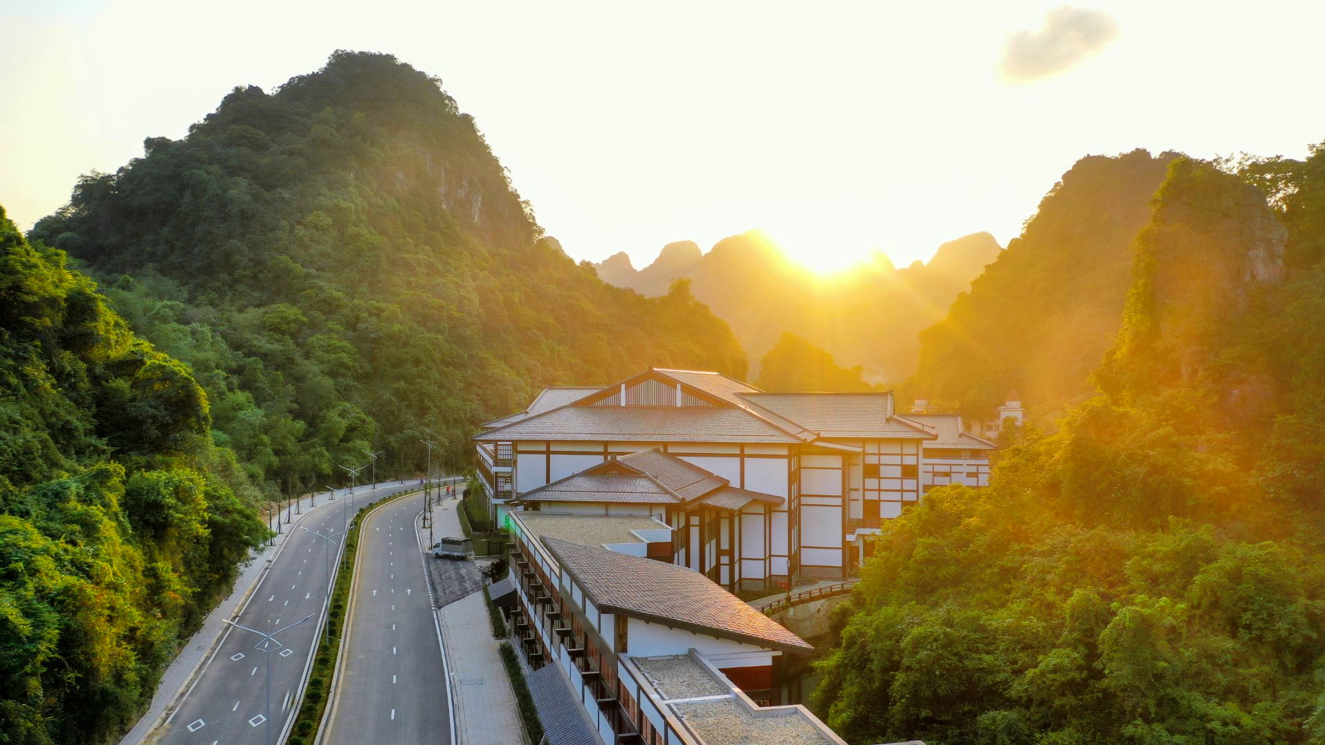 YOKO ONSEN QUANG HANH tiêu chuẩn 5 sao