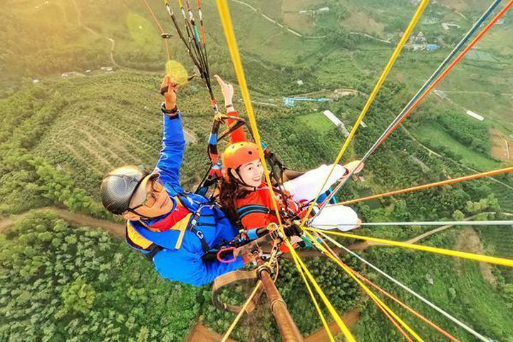 Đạp xe, chèo SUP, bay dù: Loạt tour 'ăn chơi xả hơi' kì nghỉ Tết Dương lịch ở Hà Nội