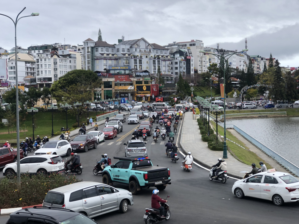 TSTtourist-nhieu-khu-nghi-cao-cap-chay-phong-tet-duong-lich-3