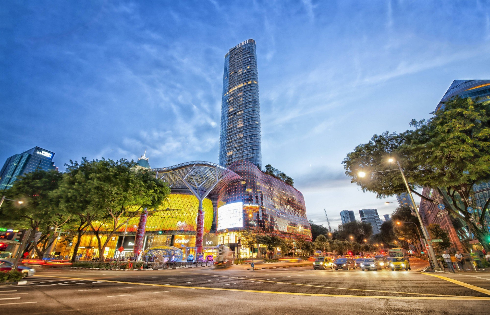  Ion Orchard - một trong những khu mua sắm ở Singapore nổi tiếng.  