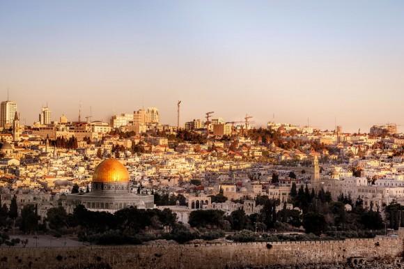 Bức tường than khóc cho nghìn năm vong quốc ở Jerusalem