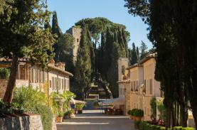 Bên trong khu nghỉ dưỡng đẹp nhất thế giới ở Italy