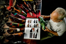 Ảnh nghệ nhân Việt làm giày cho Hoàng gia Campuchia giành giải nhất cuộc thi quốc tế