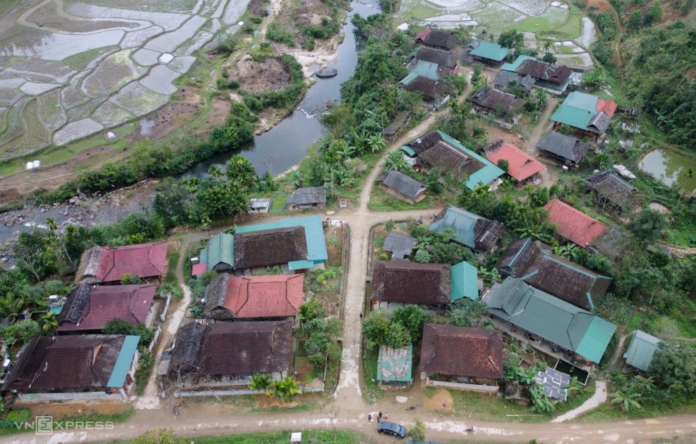 TSTtourist-thac-nuoc-bay-tang-o-nghe-an-11